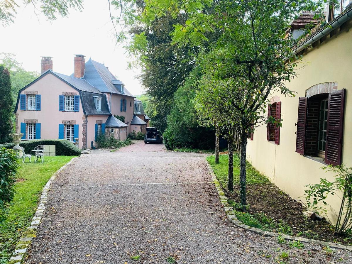 Вилла Le Charme Mezilles Экстерьер фото
